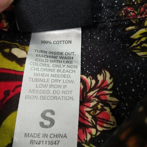 Star Wars Boba Fett Shirt Small Tropical Galaxy Black Floral Stars Movie Nerd - Picture 4 of 8